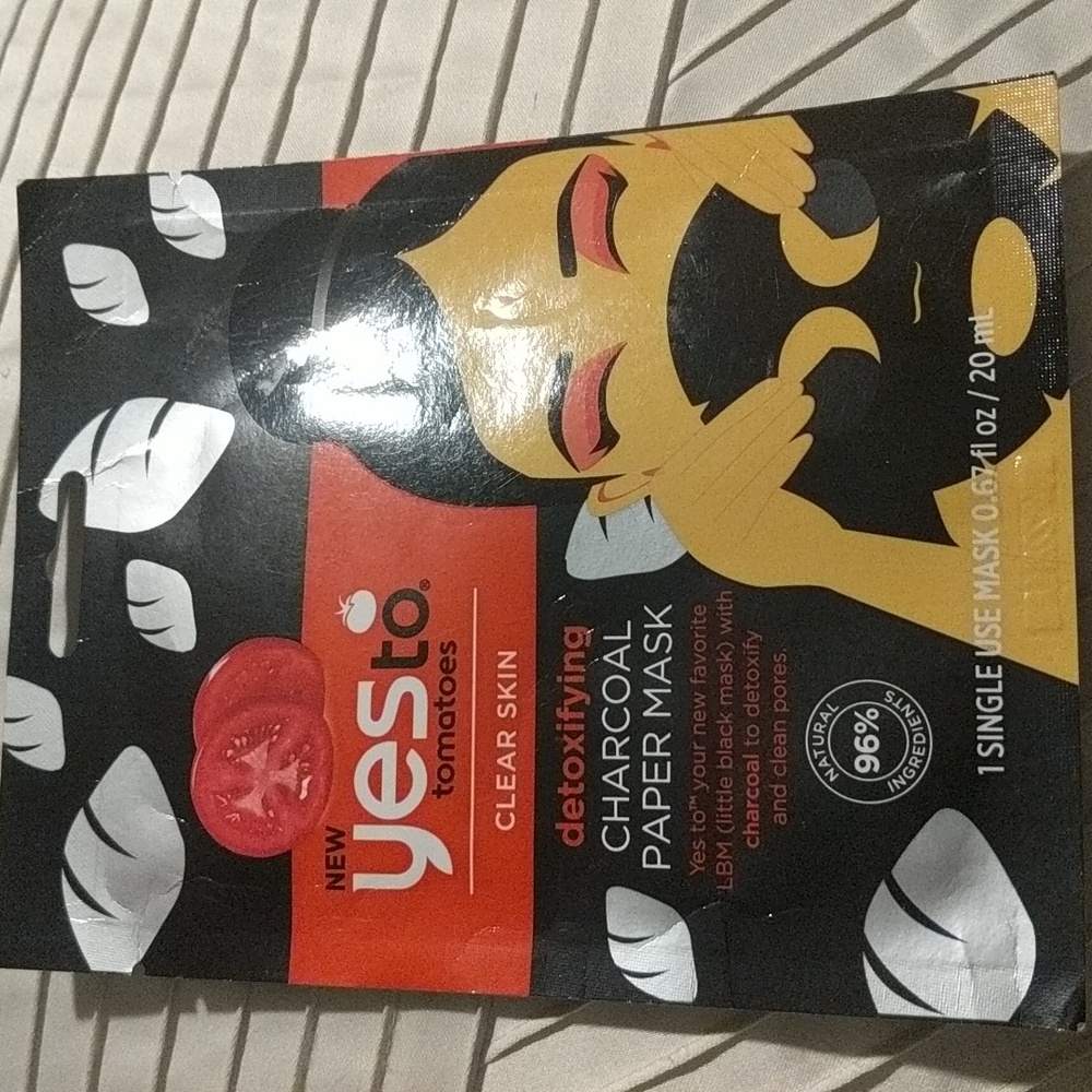 Detoxifying Charcoal Paper Mask